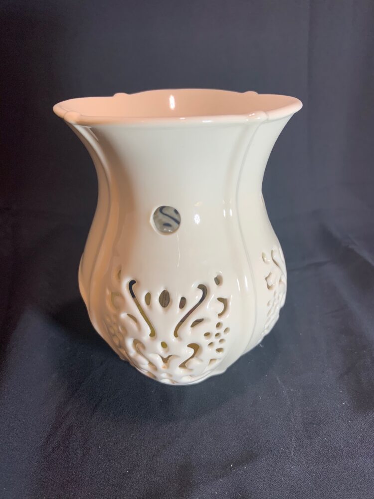 Yankee Candle, White Ceramic Warmer with Small Christmas Cookie Candle